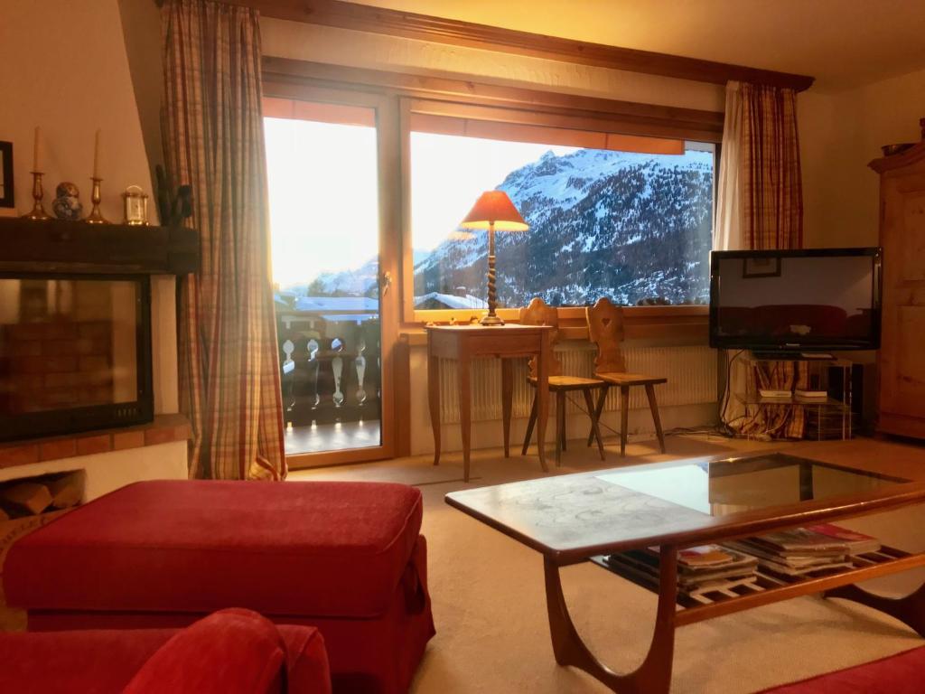 Apartments Chesa Guardaval room 5